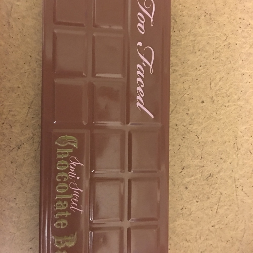 Too faced semi sweet Chocolate eyeshadow palette